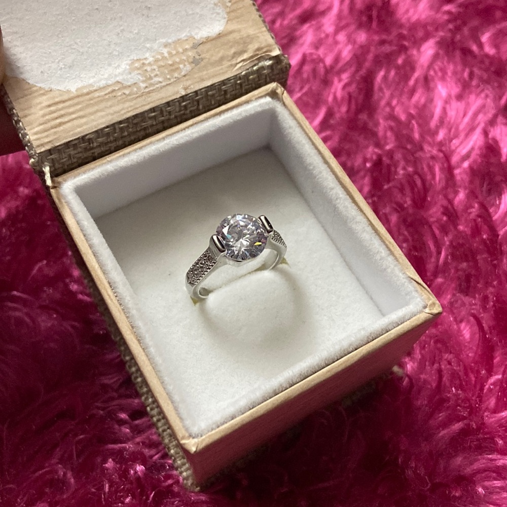 *Fake* Diamond ring
